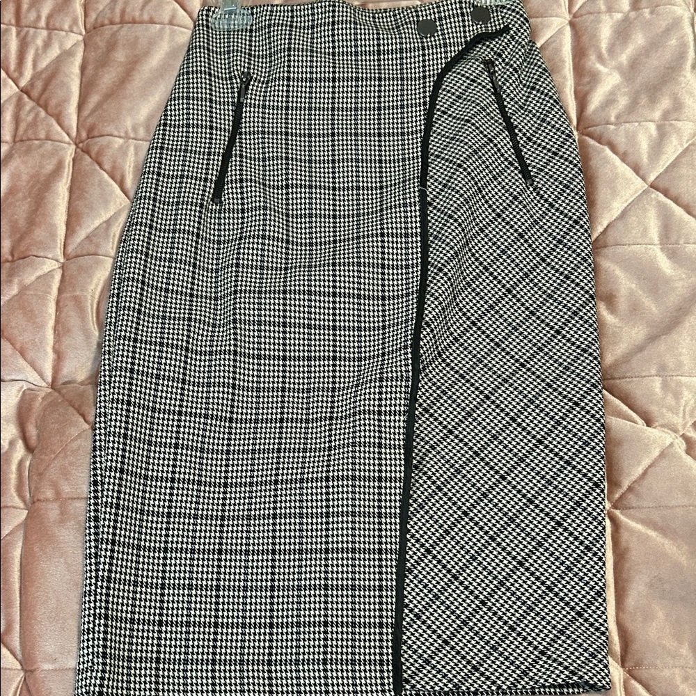 Zara Monochrome Houndstooth Pencil Skirt